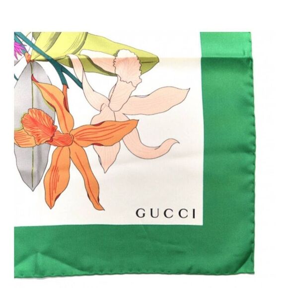 GUCCI Silk Flora Gothic Square Scarf Ivory Dark Green - Picture 3 of 6
